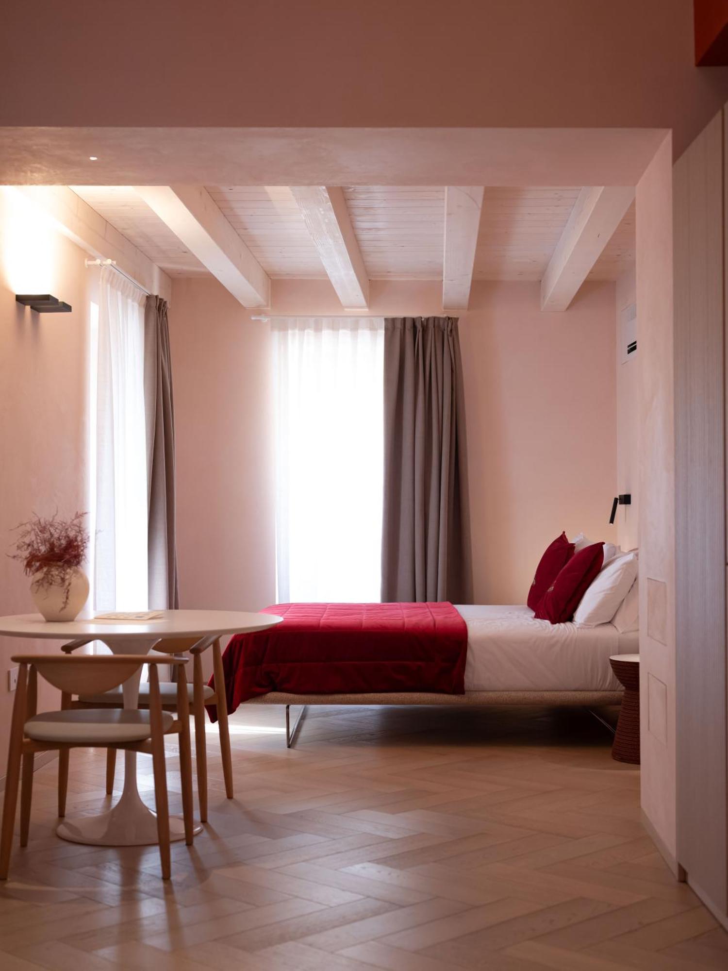 Palazzo Ciopeta - Italian Excellence Apartment เวโรนา ภายนอก รูปภาพ